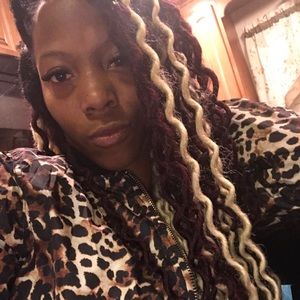 Meet your Posher, Connie